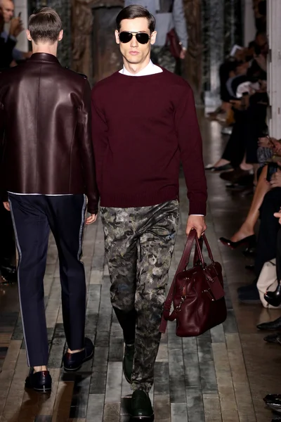 Look 19